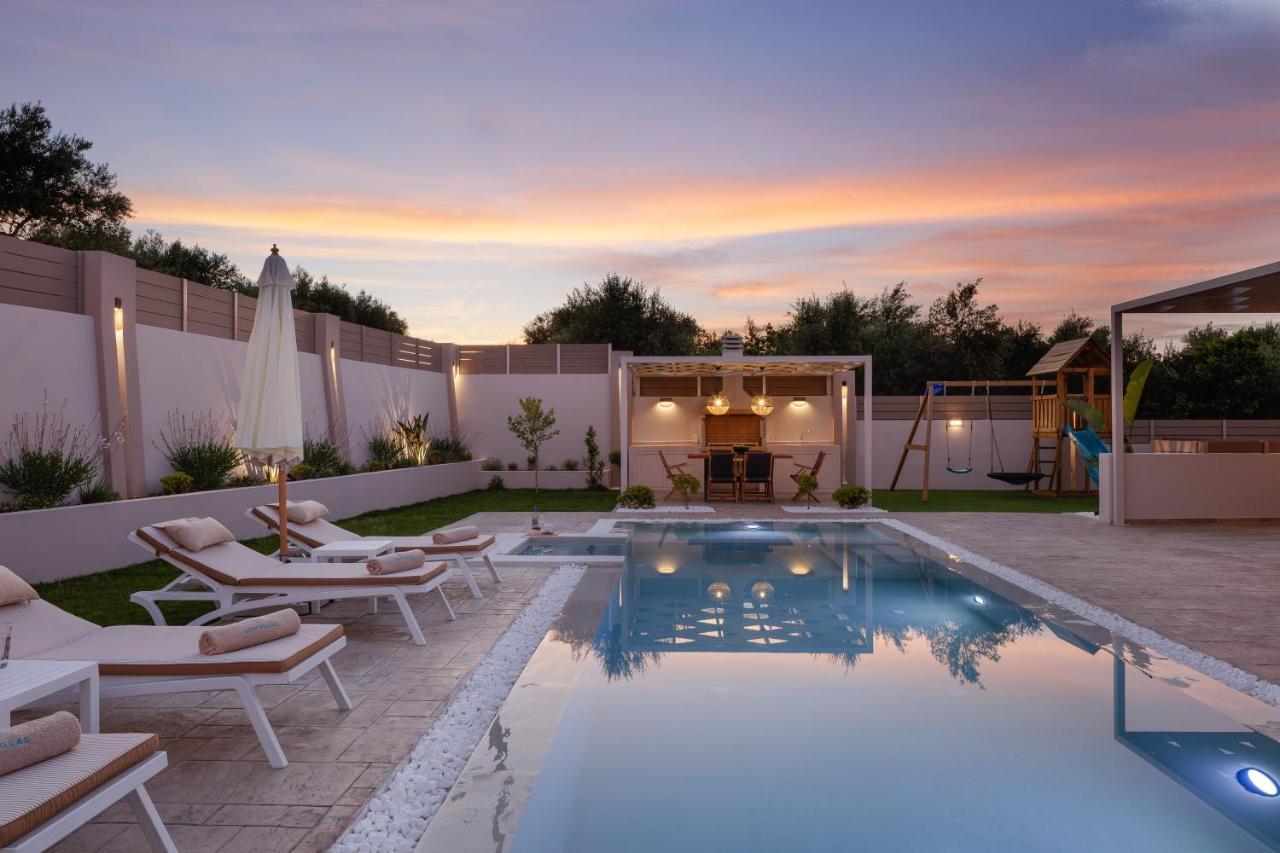 Koin Villa Sunset, With Heated Pool & Whirlpool, By Thinkvilla Perama  Exterior foto