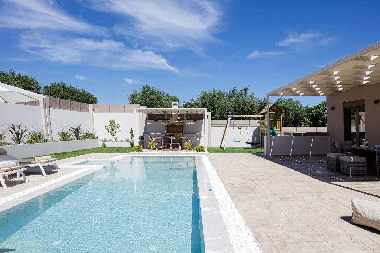 Koin Villa Sunset, With Heated Pool & Whirlpool, By Thinkvilla Perama  Exterior foto