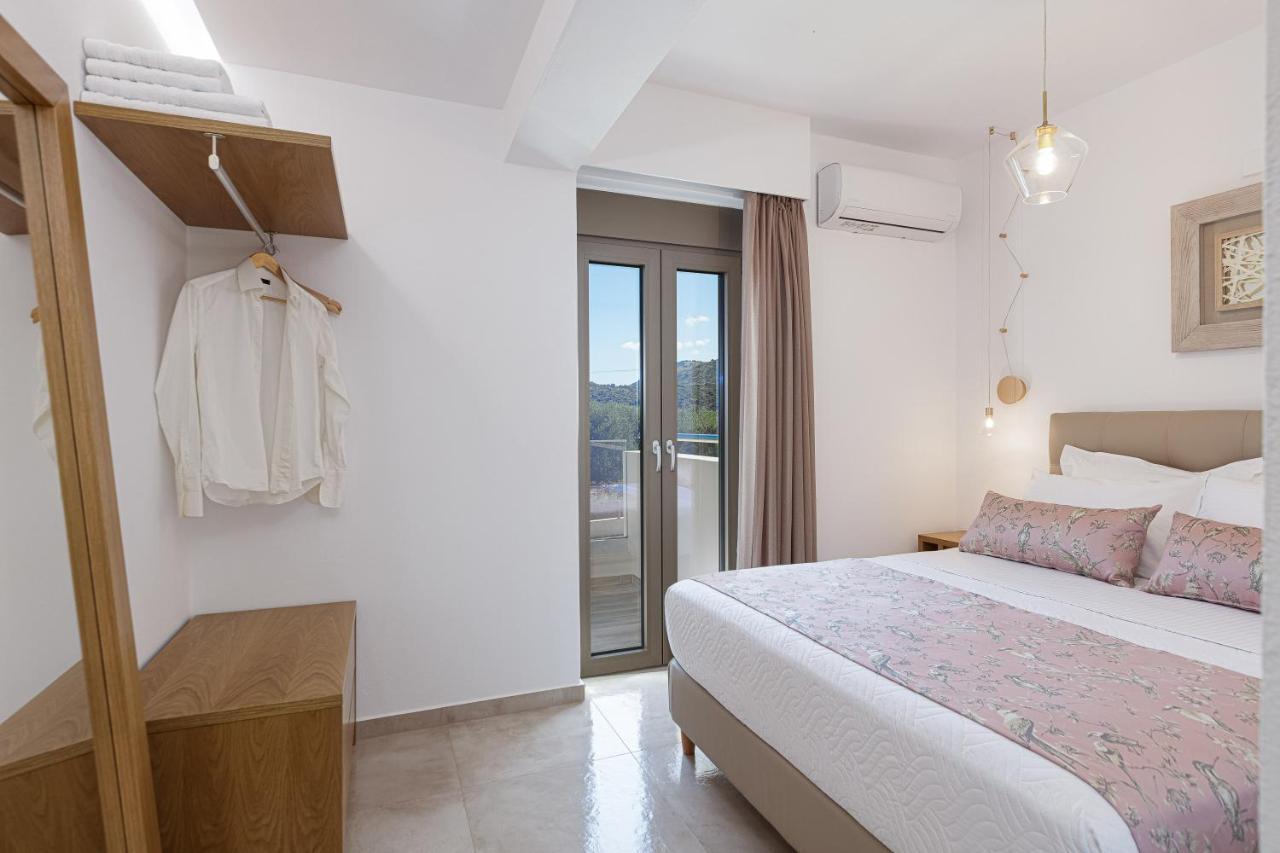 Koin Villa Sunset, With Heated Pool & Whirlpool, By Thinkvilla Perama  Exterior foto